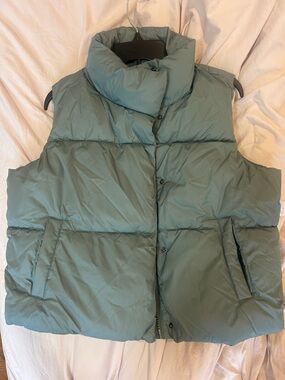 NWT Old Navy Muted Teal Puffer Vest | Size Small | Cozy & Lightweight